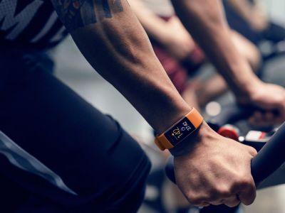 Фитнес-трекер Misfit Flare с одним светодиодом уже поступил в продажу